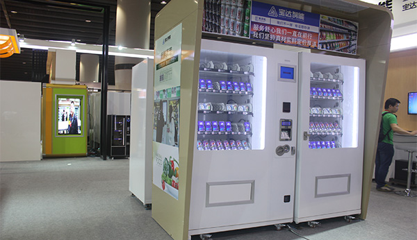 投資飲料自動(dòng)無人售貨機(jī)的一些注意事項(xiàng)