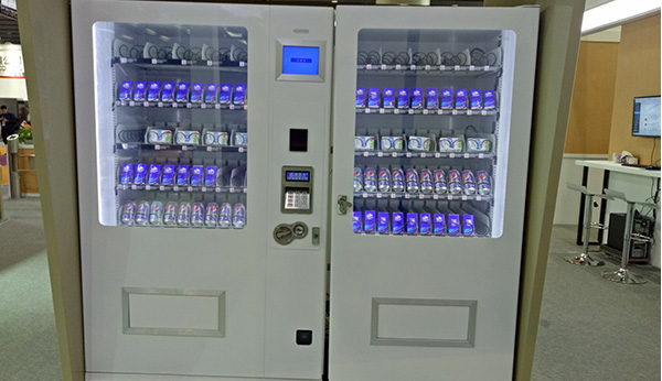 售賣清潔用品的自動(dòng)售貨機(jī)方便許多居民